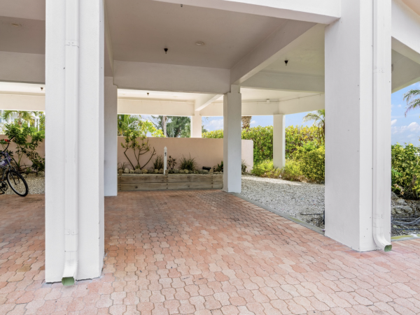 Stunning Beachfront Retreat with Gorgeous Gulf Views and Pool Access